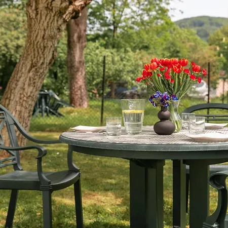 아파트 39 Z Pieknym Ogrodem 우스트론