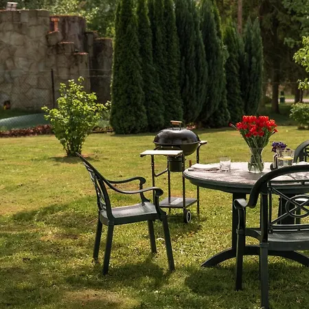 39 Z Pieknym Ogrodem 아파트