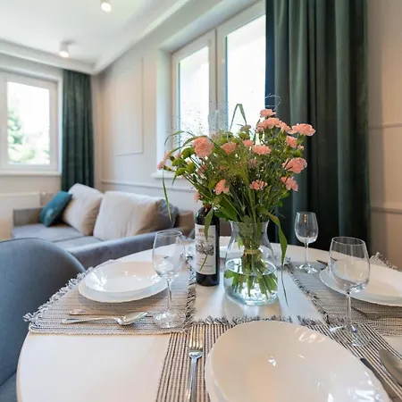 39 Z Pieknym Ogrodem Apartment