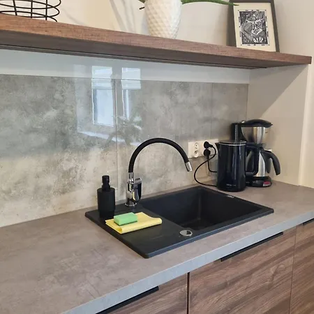 39 Z Pieknym Ogrodem * 우스트론